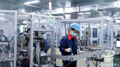 实力上榜！重庆这5个产业集群跻身“国家队”，新材料技术研发引领产业升级